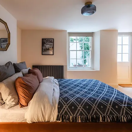Cosy Garden Flat With Work Space Near Clifton Apartment *