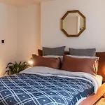 Cosy Garden Flat With Work Space Near Clifton 布里斯托