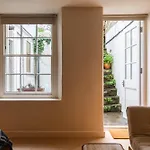 דירה Cosy Garden Flat With Work Space Near Clifton