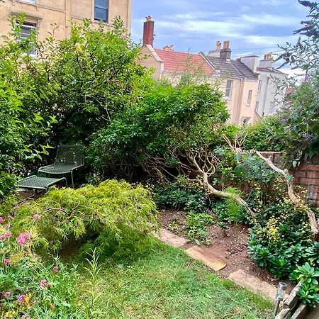 Cosy Garden Flat With Work Space Near Clifton * Bristol