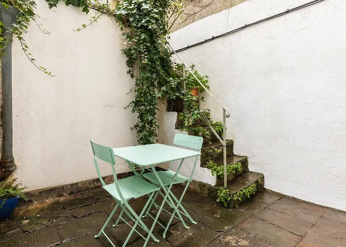 Cosy Garden Flat With Work Space Near Clifton * Bristol