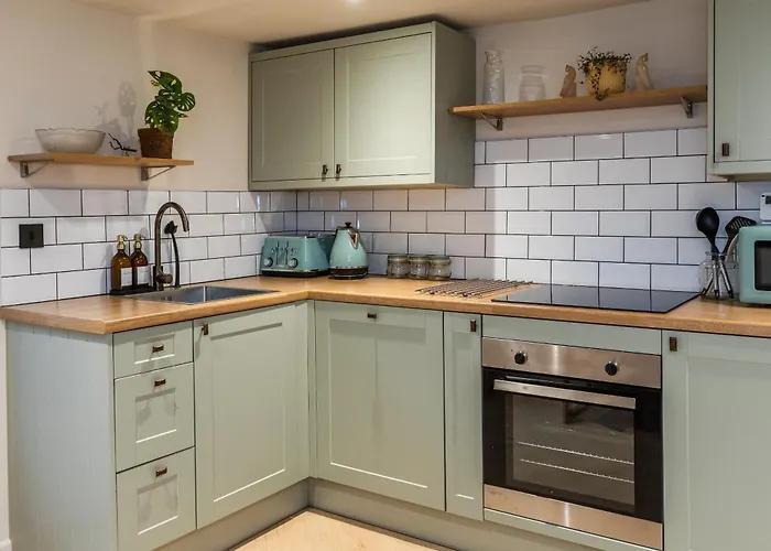 Cosy Garden Flat With Work Space Near Clifton * 布里斯托