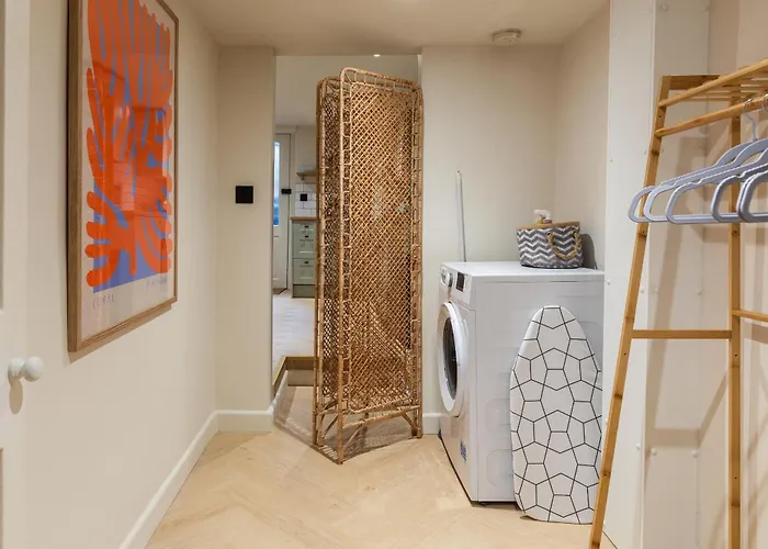 Cosy Garden Flat With Work Space Near Clifton 布里斯托